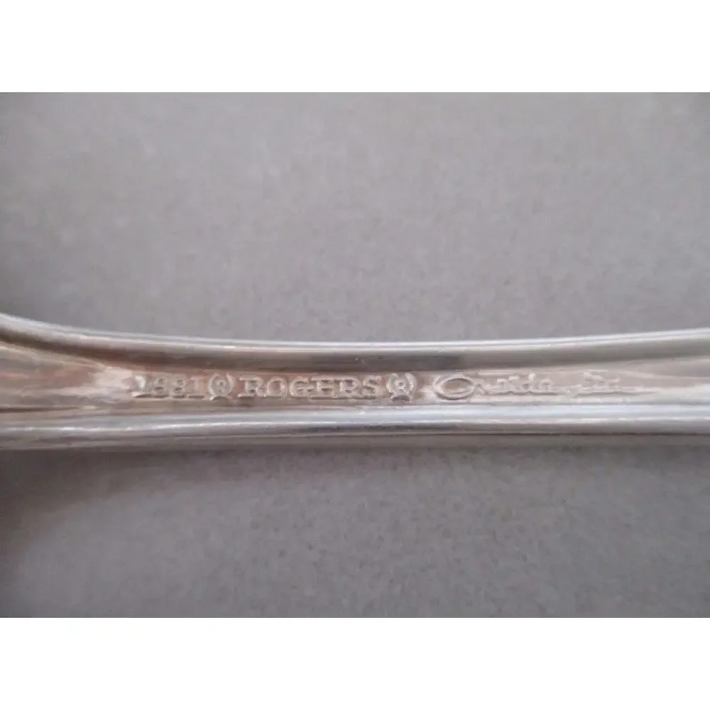 Vtg Rogers Oneida 1811 King James Silverplate Dinner Spoons Set‎ of 2 Flatware